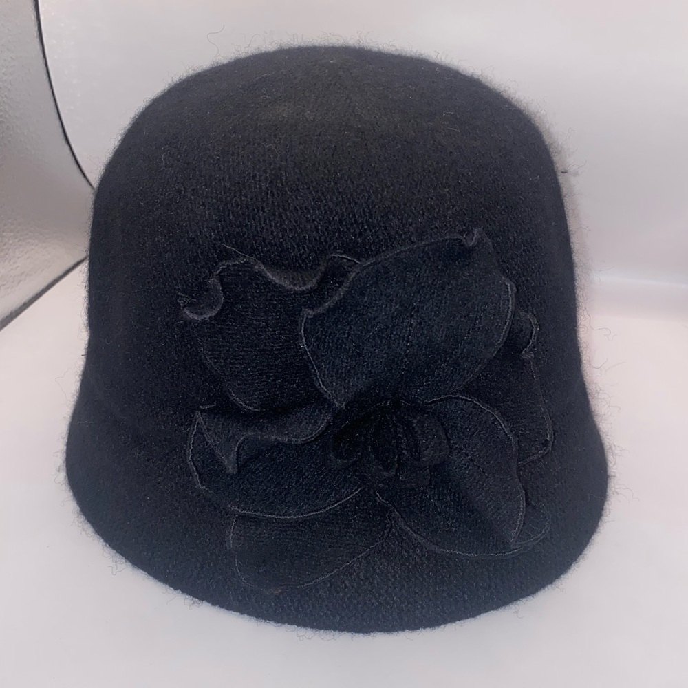 Chic Vintage Black Hat‎ with Floral Accent